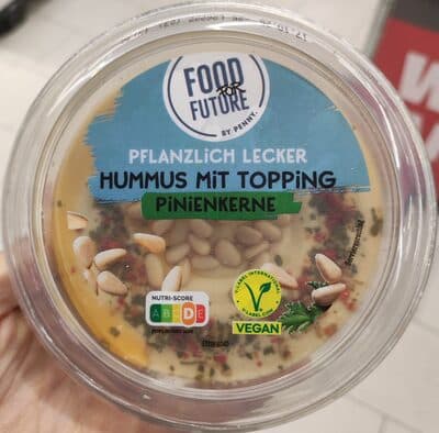 Hummus mit Pinienkerne