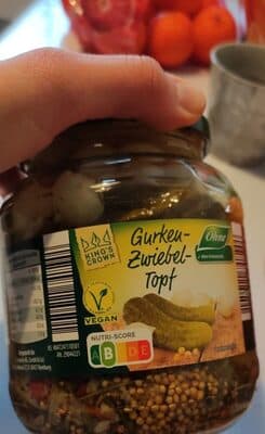 Gurken-Zwiebel-Topf