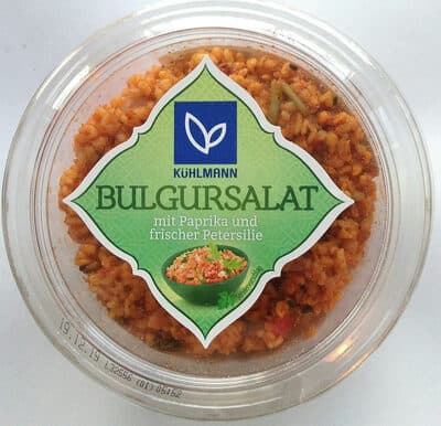 Bulgursalat mit Paprika und frischer Petersilie