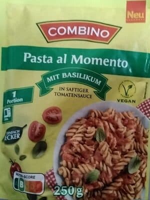 Pasta al Momento mit Basilikum in sag Tiger Tomatensauce