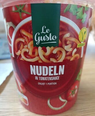 Nudeln in Tomatensoße