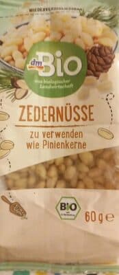 Zedernüsse