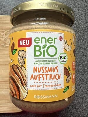 Nussmus Aufstrich nach Art Franzbrötchen