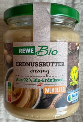 Erdnussmus stückig