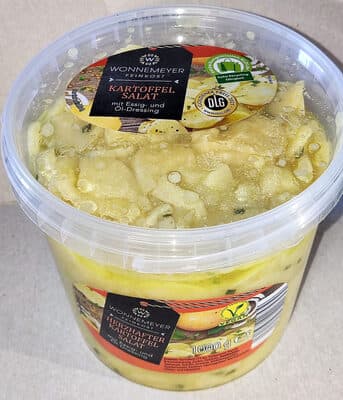 Kartoffelsalat mit Essig- und Öl-Dressing
