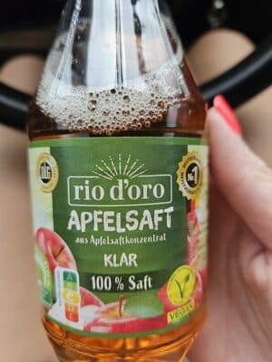 Apfelsaft aus Apfelsaftkonzentrat klar