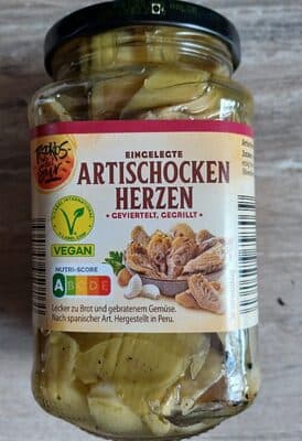 Artischockenherzen geviertelt, gegrillt in Marinade