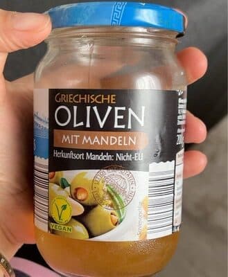 Griechische Oliven mit Mandeln